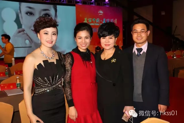 �������f(xi��)����(hu��)�L��ʢ�����F(tu��n)�����L�����AŮʿ�����F�e�y�A���W(xu��)Ժ������У�L��ͬ��ϯ�˱������(hu��)